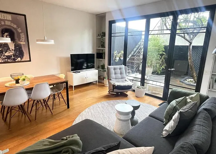 Two Five Zero Richmond Four Bedroom Cityviews Lockup Garage